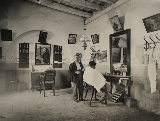 Interior de la peluqueria de Armando Goudard