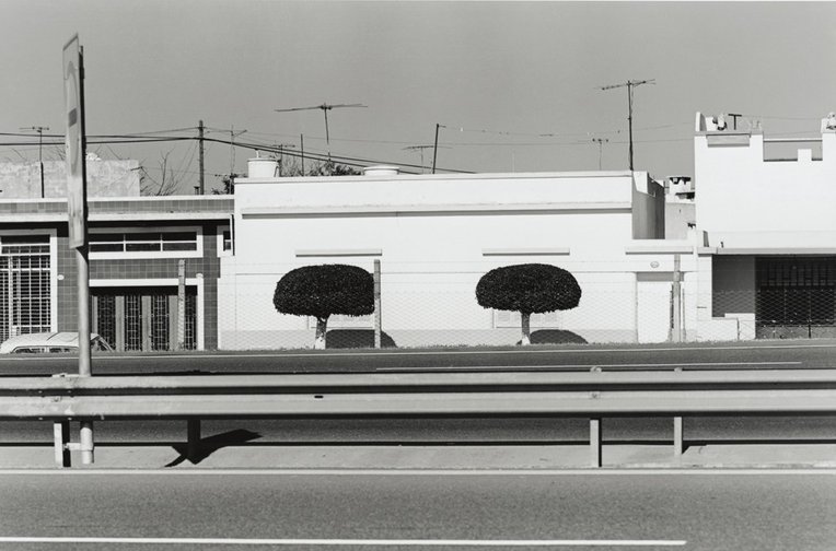 Casita en la autopista, Liniers