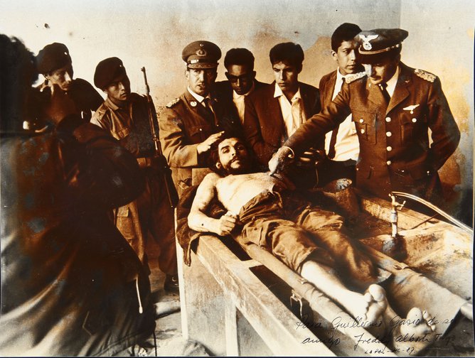 Exhibición del cadáver de Ernesto Che Guevara