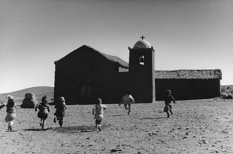 Corriendo a la escuela, zona de Vilama, Jujuy