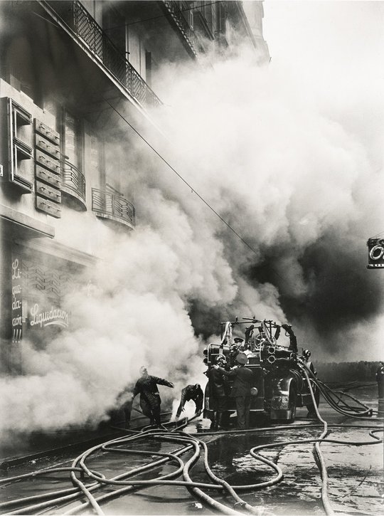 Incendio en la tienda El Coloso, Buenos Aires Incendio en la tienda El Coloso, Buenos Aires